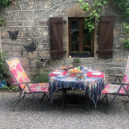 Maison De Campagne Sarroux Exterior foto